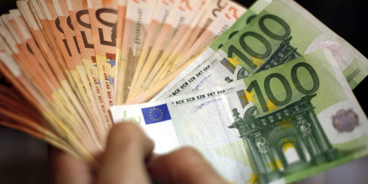 Έκτακτο επίδομα Πάσχα: Ποιοι θα πάρουν έως 300 ευρώ - Τα κριτήρια