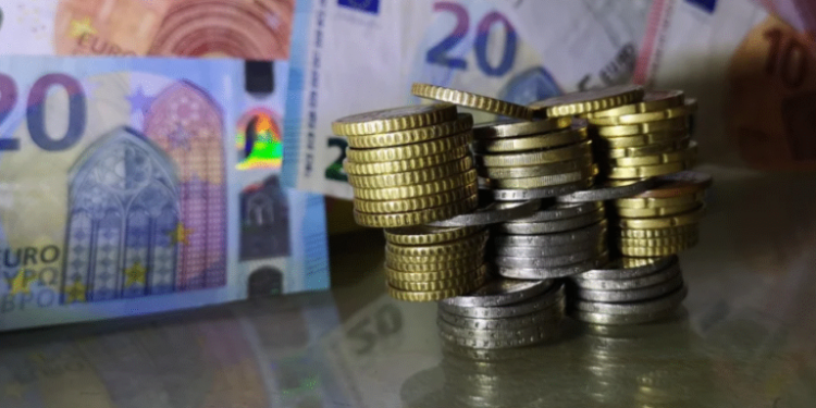 επίδομα: Ανοίγει επίδομα 150 ευρώ: Πού κάνετε αίτηση - Οι δικαιούχοι
