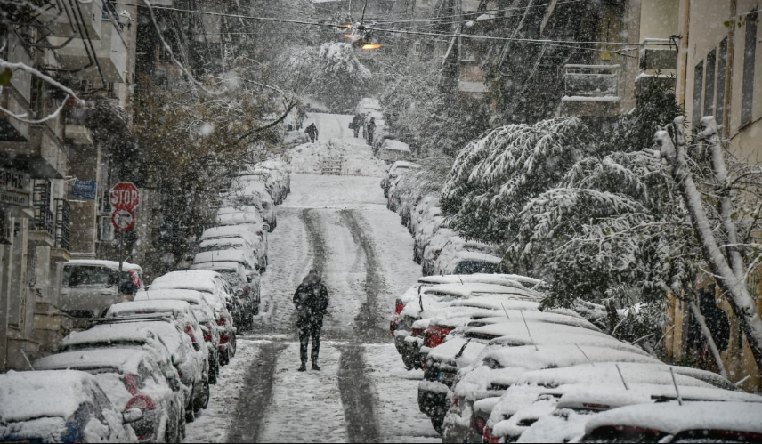 Χιόνια στην Αττική: Τι ώρα θα στρώσει στην Αθήνα - Live χάρτης με περιοχές
