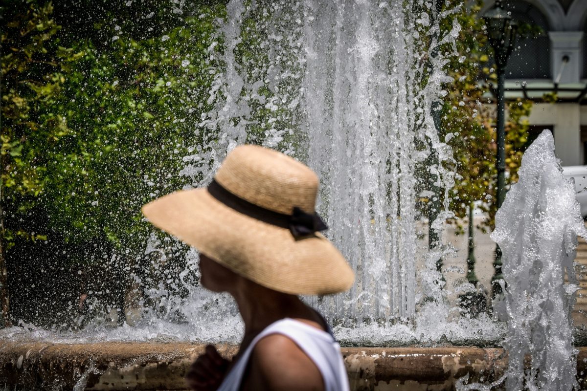 Καιρός: Συναγερμός σε όλη τη χώρα ενόψει καύσωνα - Τα έκτακτα μέτρα