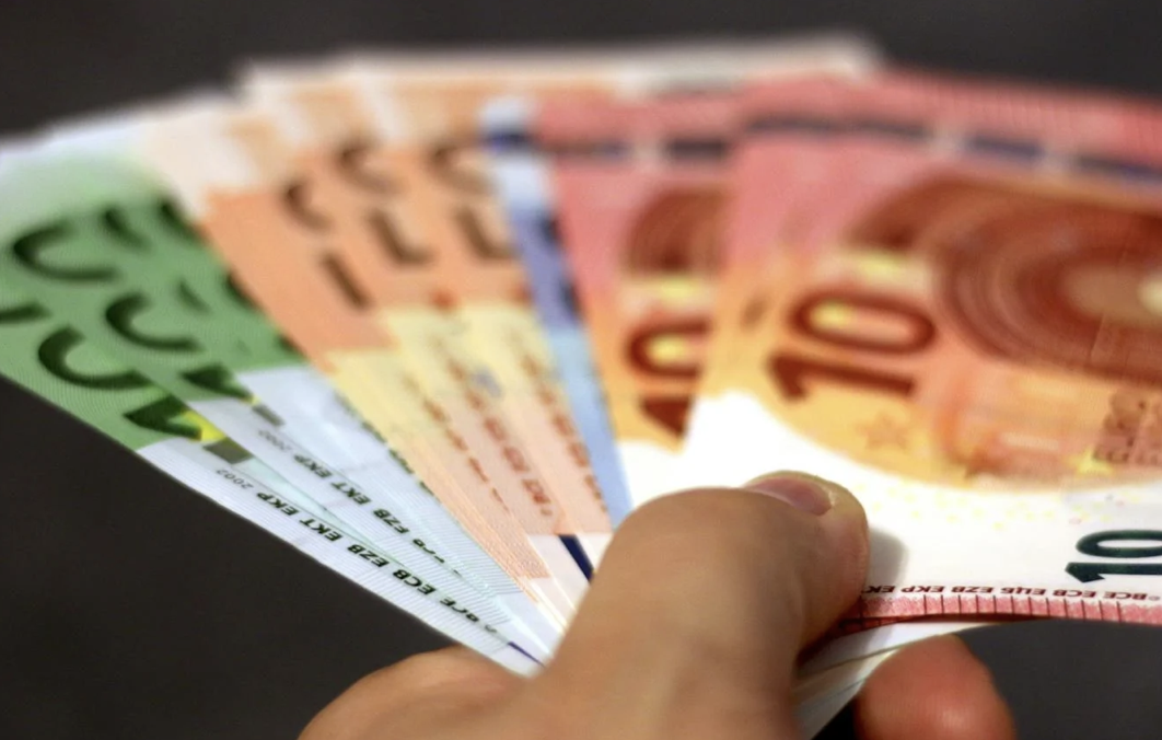 Συντάξεις: Ποιοι θα δουν έξτρα λεφτά στους λογαριασμούς τους σε λίγες μέρες