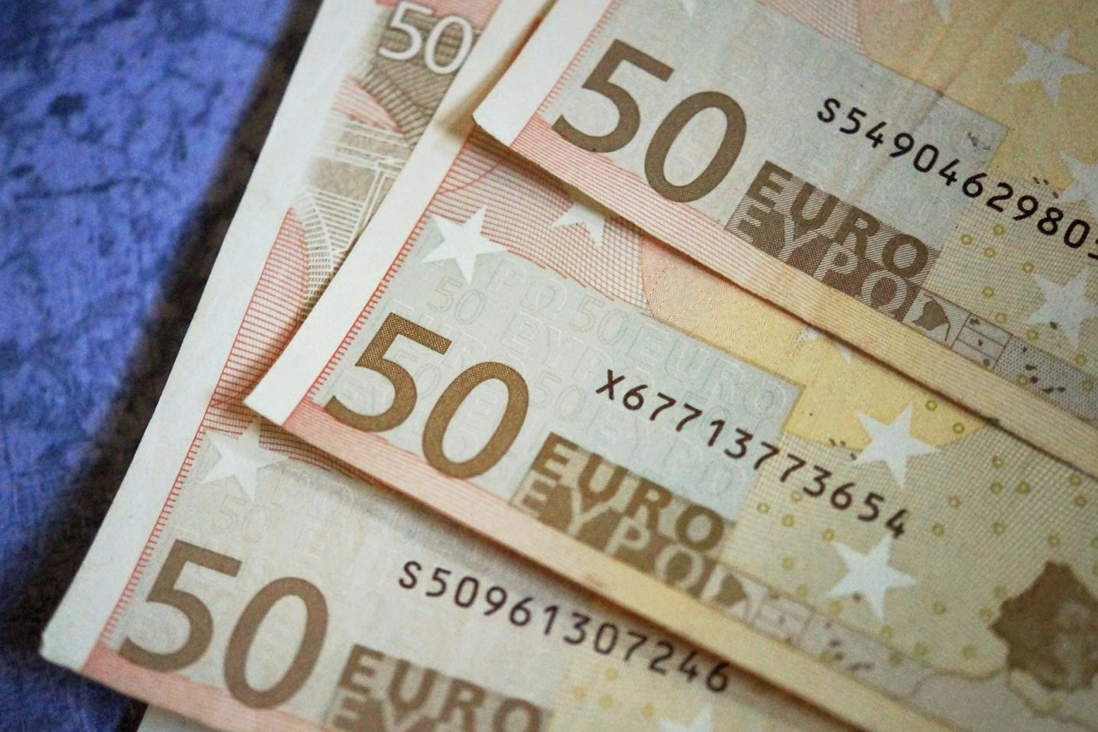 Συντάξεις: «Διπλή» πληρωμή μέσα σε λίγες μέρες - Ποιοι παίρνουν έξτρα 250€ - 500€